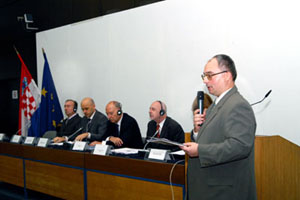 Zagreb, 19. listopada 2009. Krešo Antonović, ravnatelj Uprave za elektroničke komunikacije i poštu predstavio je osnovne ciljeve ITS-a